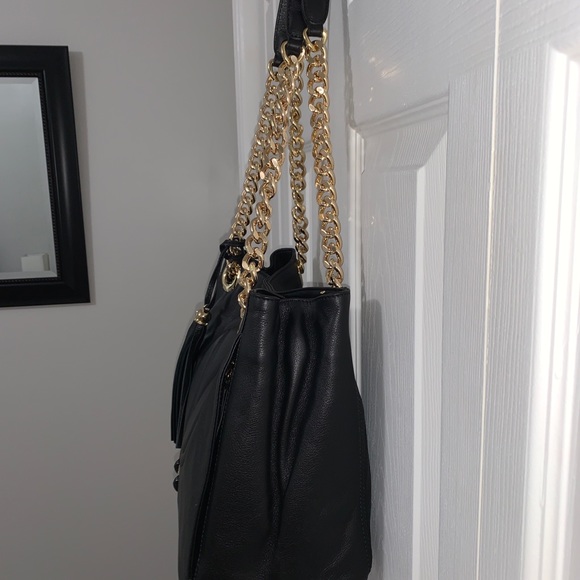 Valentino by Mario Valentino Black soft leather shoulder bag. - Picture 5 of 13